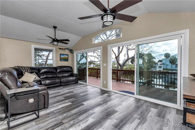 13920 W Evers Court, Crystal River, FL 34429