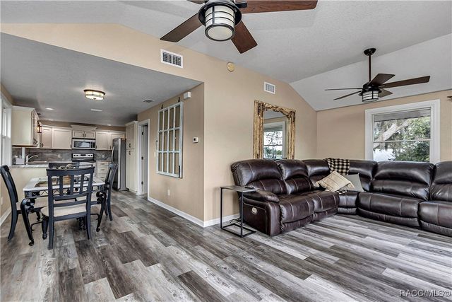 13920 W Evers Court, Crystal River, FL 34429