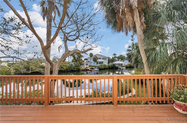13920 W Evers Court, Crystal River, FL 34429