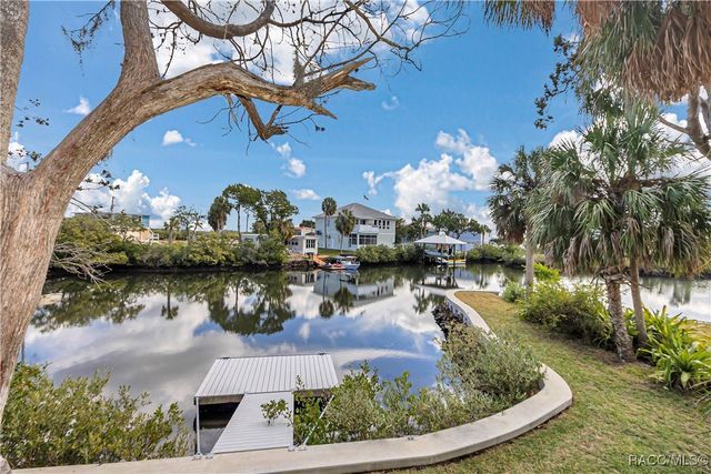 13920 W Evers Court, Crystal River, FL 34429