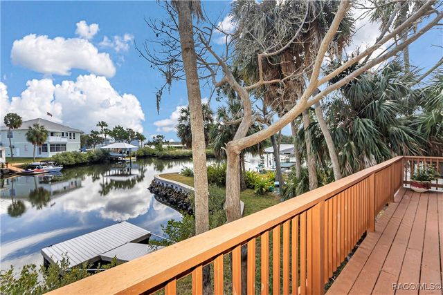 13920 W Evers Court, Crystal River, FL 34429