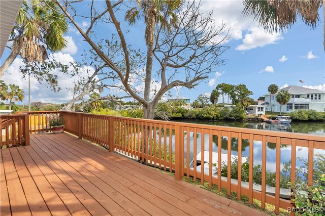 13920 W Evers Court, Crystal River, FL 34429