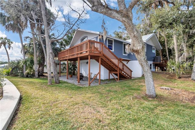 13920 W Evers Court, Crystal River, FL 34429