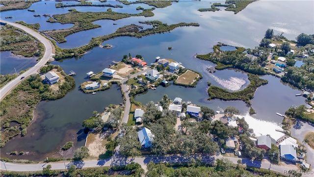 13920 W Evers Court, Crystal River, FL 34429