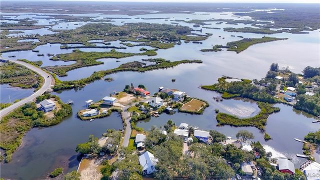 13920 W Evers Court, Crystal River, FL 34429