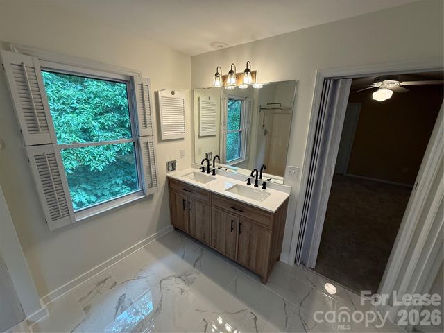 9423 Fairmead Drive, Charlotte, NC 28269