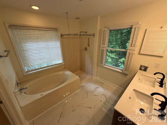 9423 Fairmead Drive, Charlotte, NC 28269