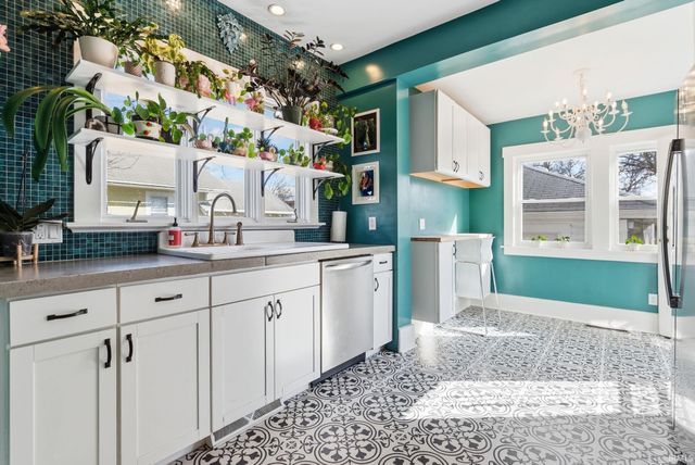 709 W Oakdale Drive, Fort Wayne, IN 46807