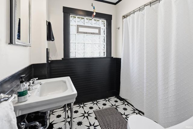 709 W Oakdale Drive, Fort Wayne, IN 46807