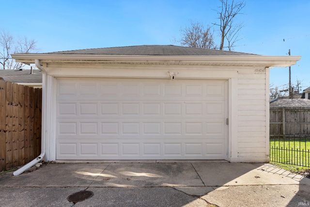 709 W Oakdale Drive, Fort Wayne, IN 46807