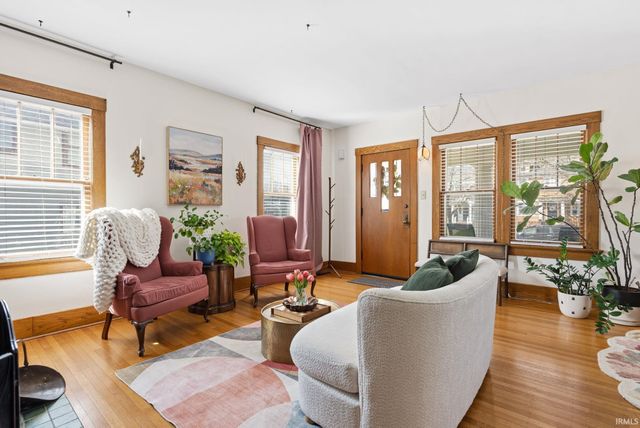 709 W Oakdale Drive, Fort Wayne, IN 46807