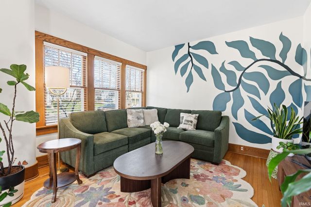 709 W Oakdale Drive, Fort Wayne, IN 46807