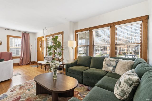 709 W Oakdale Drive, Fort Wayne, IN 46807