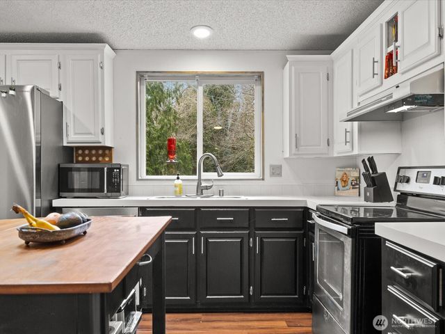 16730 80th Avenue NW, Stanwood, WA 98292