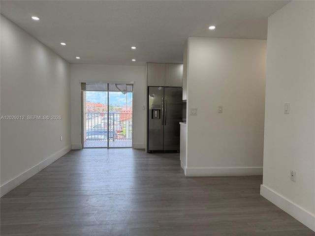 3021 W 76th St C-201, Hialeah, FL 33018