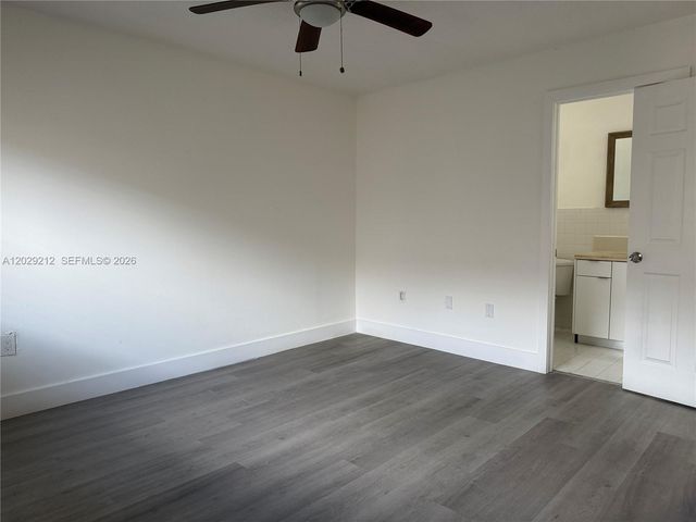 3021 W 76th St C-201, Hialeah, FL 33018