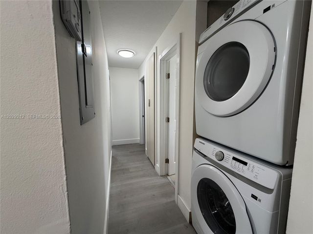 3021 W 76th St C-201, Hialeah, FL 33018