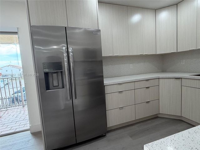 3021 W 76th St C-201, Hialeah, FL 33018