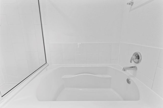 1523 Splashing Wave Drive, Iowa Colony, TX 77583