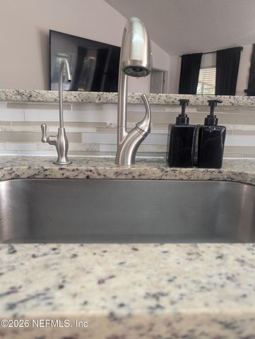 7737 MISTWOOD Circle E, Jacksonville, FL 32244