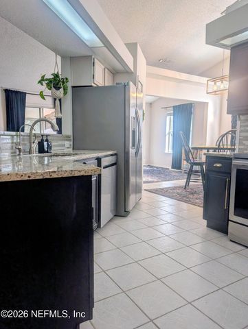 7737 MISTWOOD Circle E, Jacksonville, FL 32244