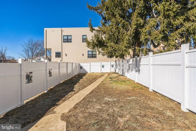 382 MARTIN ST, Philadelphia, PA 19128