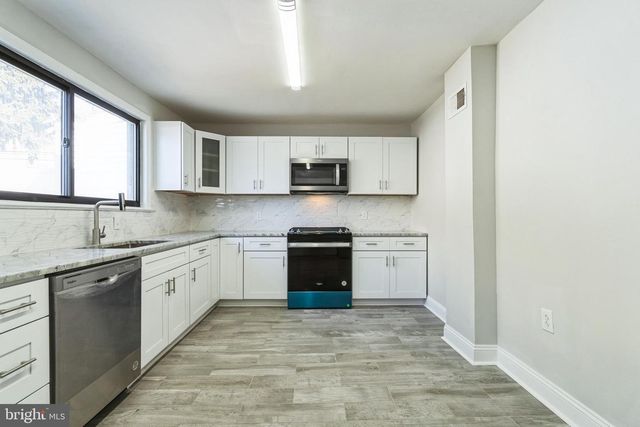 382 MARTIN ST, Philadelphia, PA 19128