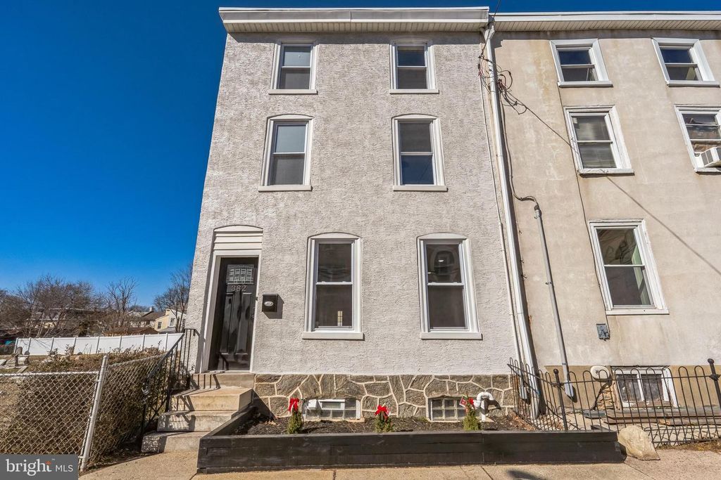 382 MARTIN ST, Philadelphia, PA 19128