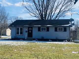 1737 Halbert Drive, Youngstown, OH 44514