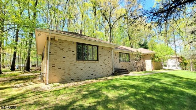 8 De Hart Rd, Parsippany-troy Hills Twp., NJ 07054