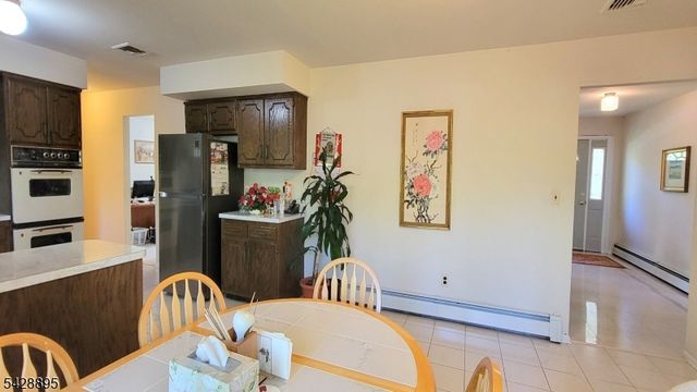 8 De Hart Rd, Parsippany-troy Hills Twp., NJ 07054