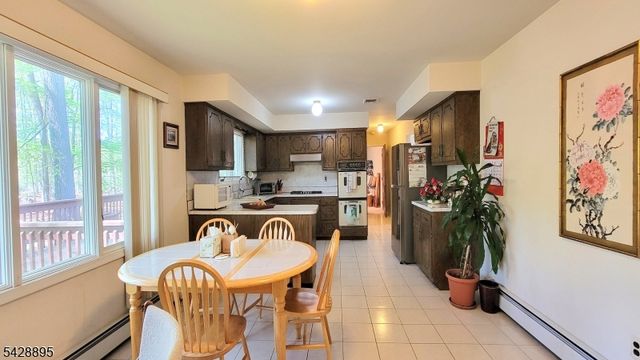 8 De Hart Rd, Parsippany-troy Hills Twp., NJ 07054