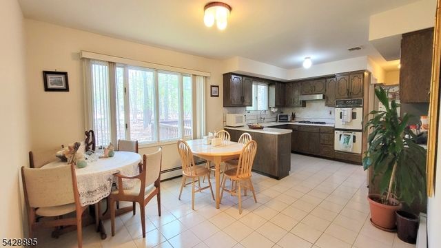 8 De Hart Rd, Parsippany-troy Hills Twp., NJ 07054