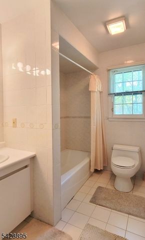 8 De Hart Rd, Parsippany-troy Hills Twp., NJ 07054