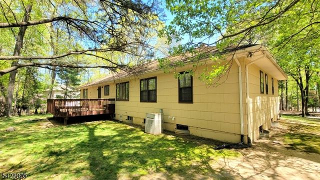 8 De Hart Rd, Parsippany-troy Hills Twp., NJ 07054