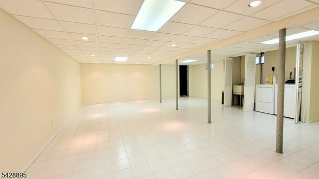 8 De Hart Rd, Parsippany-troy Hills Twp., NJ 07054