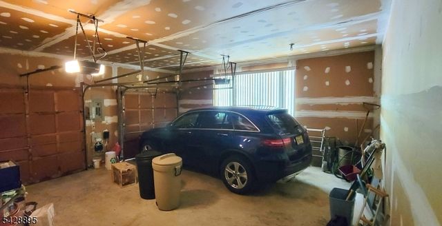 8 De Hart Rd, Parsippany-troy Hills Twp., NJ 07054