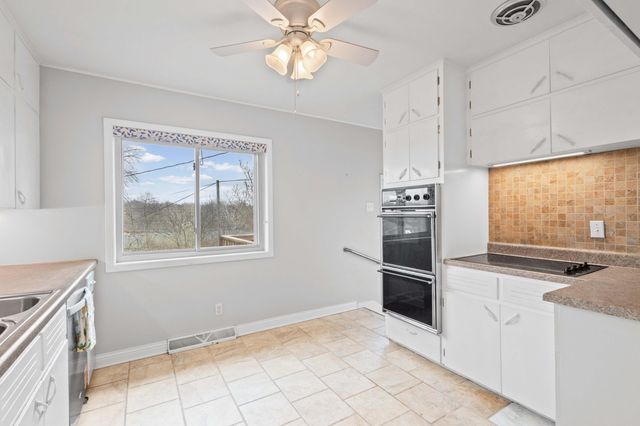 302 WESTRIDGE DR, Columbia, MO 65203