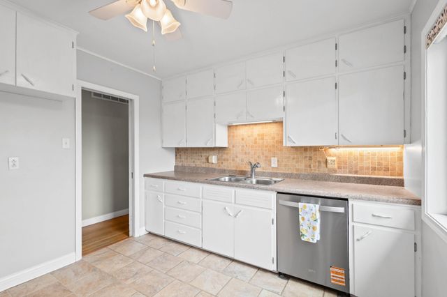 302 WESTRIDGE DR, Columbia, MO 65203