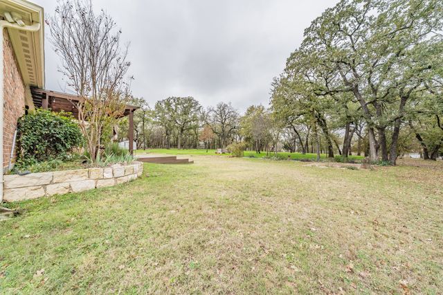 112 Amanda Court, Boyd, TX 75023
