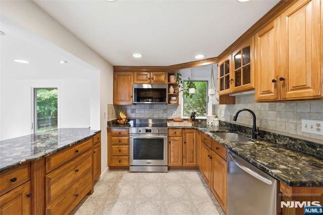 30 Sheep Hill Road, Boonton Township, NJ 07005