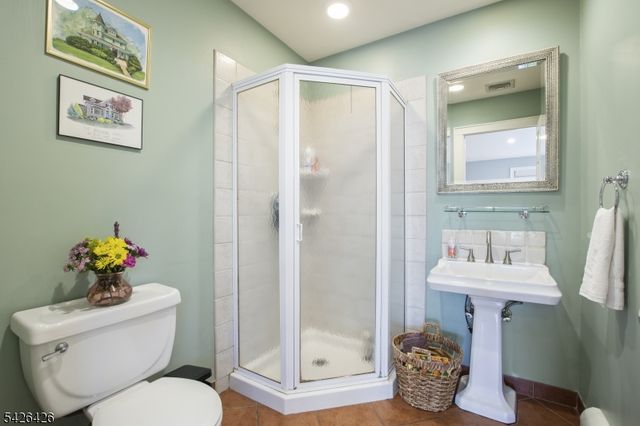 454 S Maple Ave, Glen Rock Boro, NJ 07452