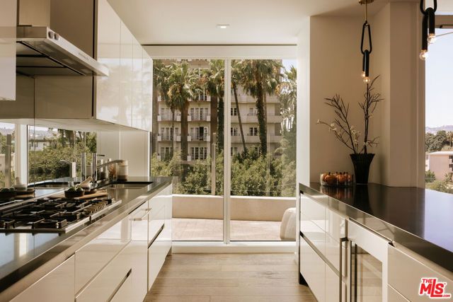 9000 W 3rd Street 501, Los Angeles, CA 90048