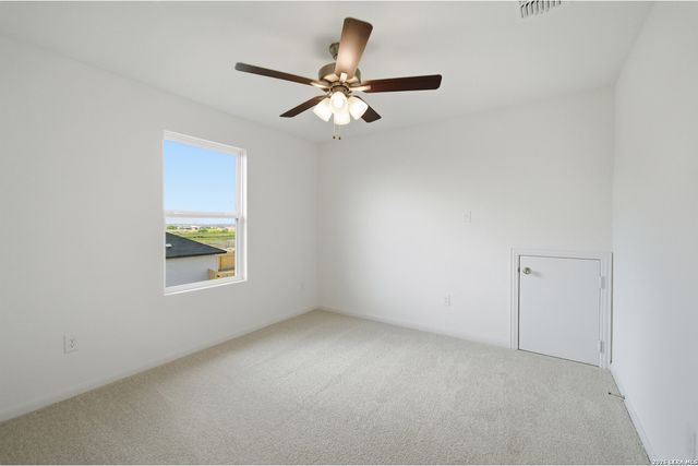 11154 HOLLINGER CIR, Converse, TX 78109