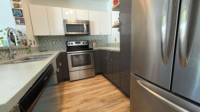 11034 NW 43rd Terrace 11034, Doral, FL 33178