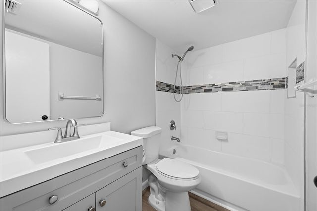 5108 LAWNTON COURT, Tampa, FL 33624