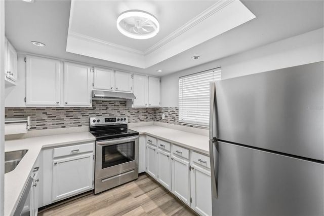 5108 LAWNTON COURT, Tampa, FL 33624