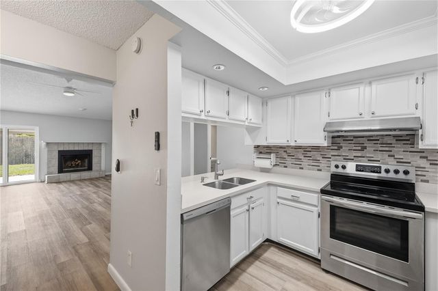 5108 LAWNTON COURT, Tampa, FL 33624