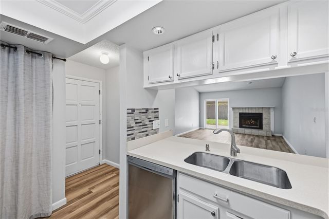 5108 LAWNTON COURT, Tampa, FL 33624
