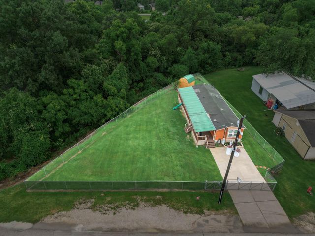 222 Kernohan Street, Crosby, TX 77532